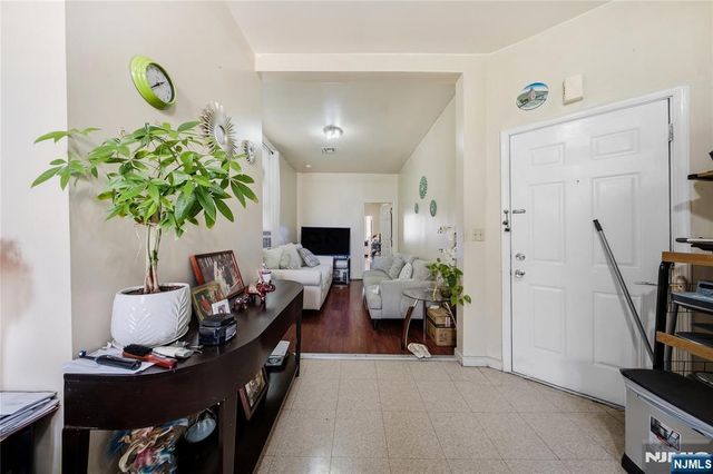 328 32nd Street, Union City, NJ 07087