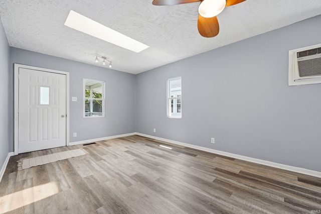 417 S Hutchinson Avenue, Muncie, IN 47303