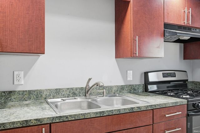 417 S Hutchinson Avenue, Muncie, IN 47303