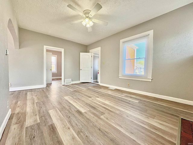 1818 W Indiana Avenue, South Bend, IN 46613