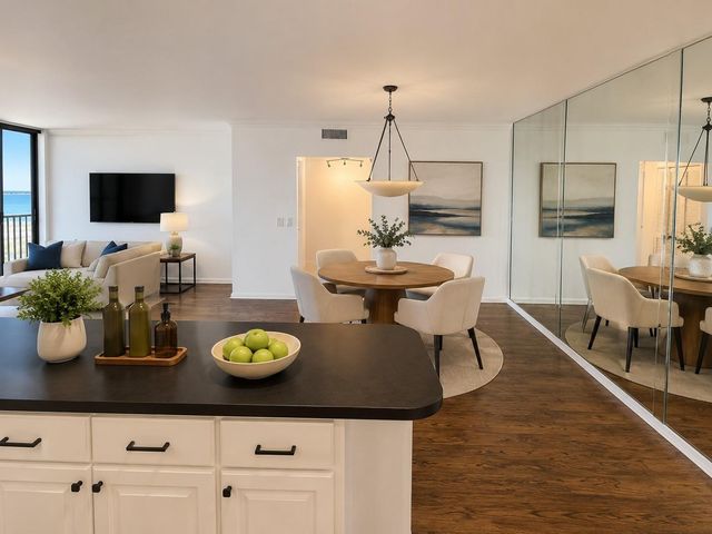 7100 SUNSHINE SKYWAY LANE S 604, St Petersburg, FL 33711