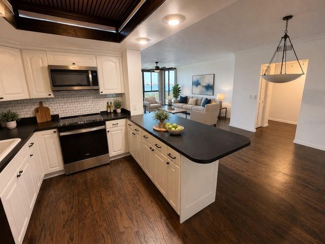 7100 SUNSHINE SKYWAY LANE S 604, St Petersburg, FL 33711