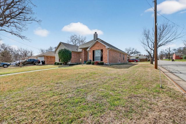 2700 Pollard Street, Fort Worth, TX 76112