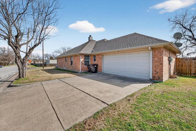 2700 Pollard Street, Fort Worth, TX 76112