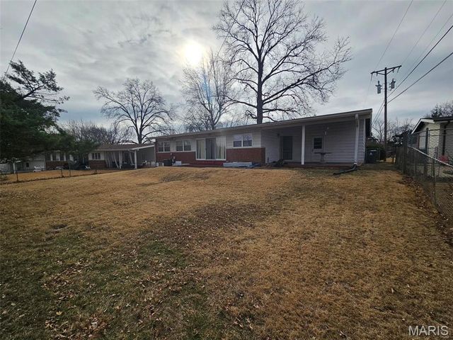 1460 Tremont Drive, Florissant, MO 63033