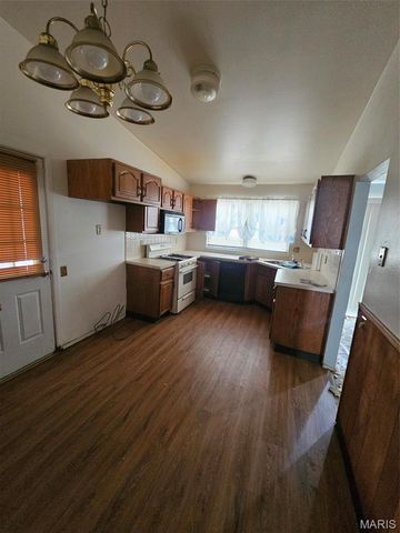 1460 Tremont Drive, Florissant, MO 63033
