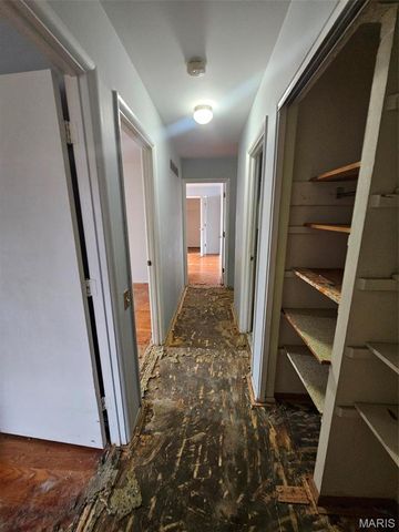 1460 Tremont Drive, Florissant, MO 63033