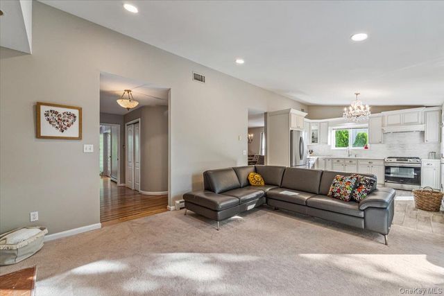 70 Manor Drive A, Great Neck, NY 11020