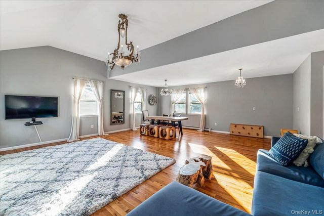 70 Manor Drive A, Great Neck, NY 11020
