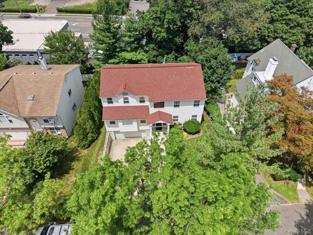 70 Manor Drive A, Great Neck, NY 11020