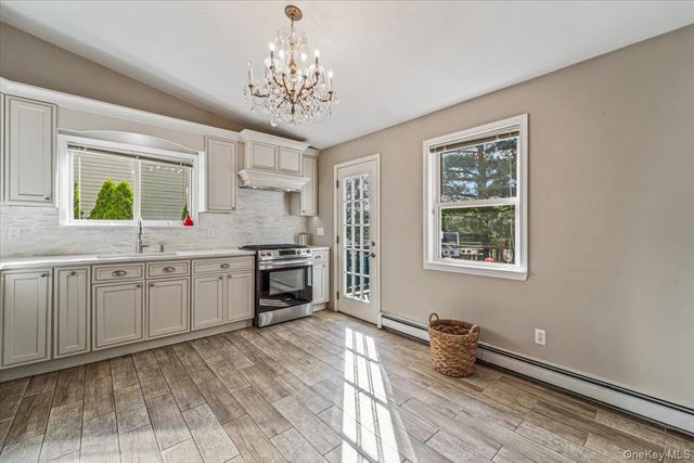 70 Manor Drive A, Great Neck, NY 11020