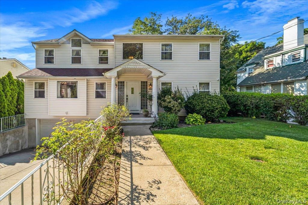 70 Manor Drive A, Great Neck, NY 11020