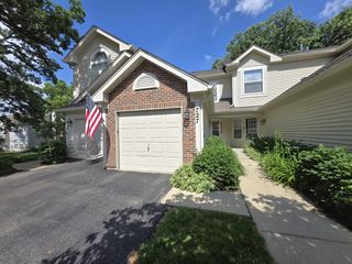 727 Shady Oaks Court 727, Elgin, IL 60120