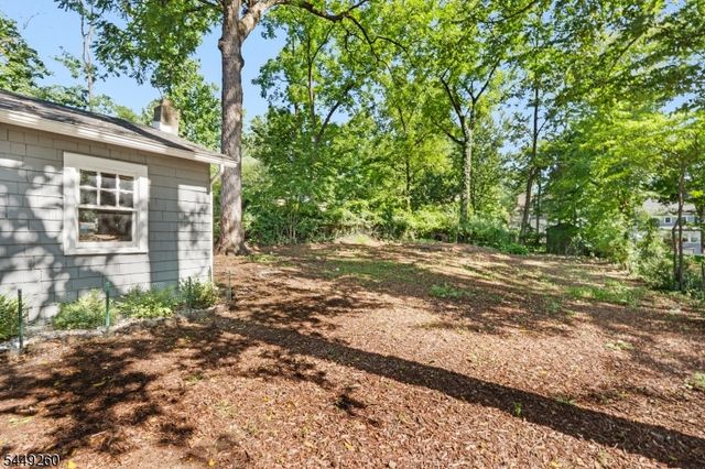 57 Pine St, Millburn Twp., NJ 07041
