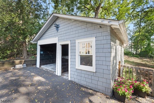 57 Pine St, Millburn Twp., NJ 07041