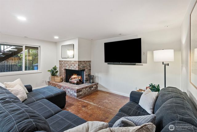 7654 19th Street W, Tacoma, WA 98466