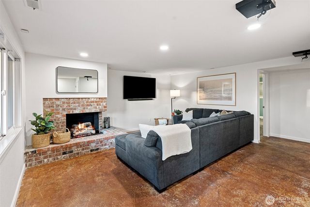 7654 19th Street W, Tacoma, WA 98466