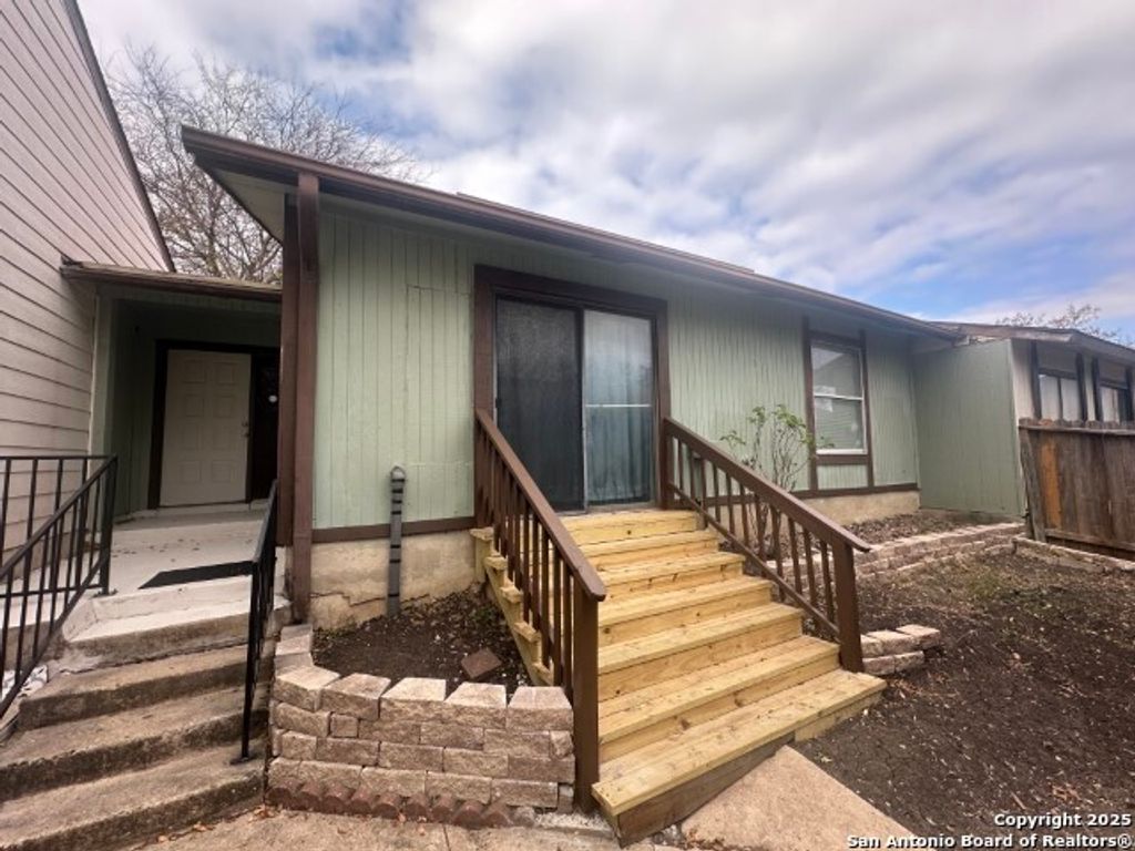 1325 BITTERLAKE, San Antonio, TX 78245