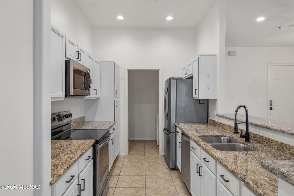 2028 E River Rd Unit 203, Tucson, AZ 85718