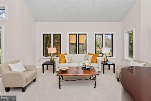 24 INDIAN RUN RD, Princeton Junction, NJ 08550