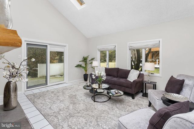 24 INDIAN RUN RD, Princeton Junction, NJ 08550