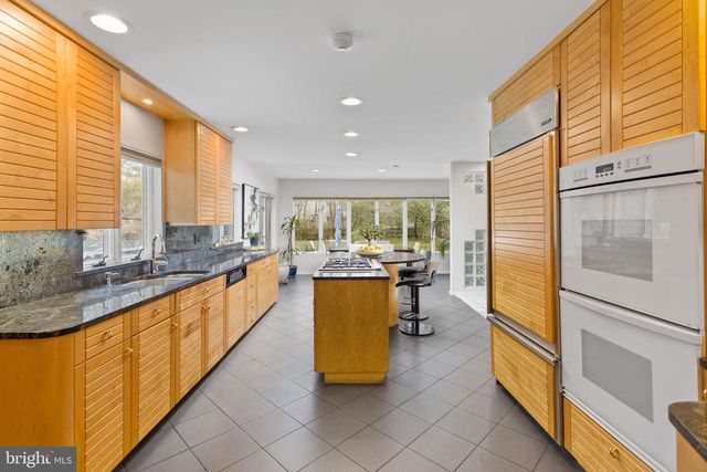 24 INDIAN RUN RD, Princeton Junction, NJ 08550