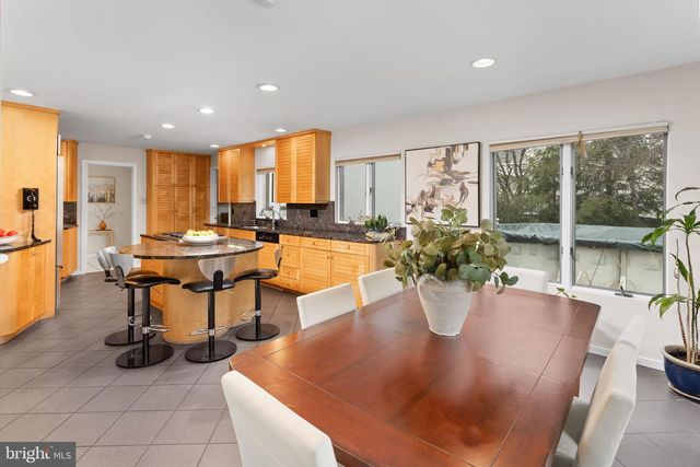 24 INDIAN RUN RD, Princeton Junction, NJ 08550