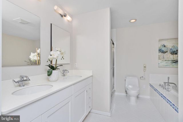 24 INDIAN RUN RD, Princeton Junction, NJ 08550