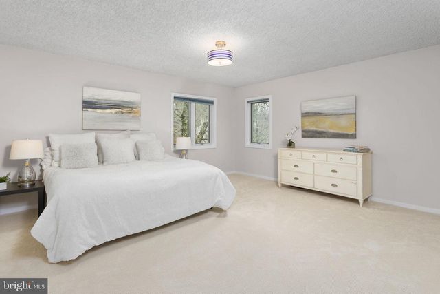 24 INDIAN RUN RD, Princeton Junction, NJ 08550