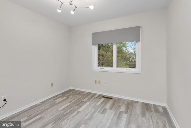 24 INDIAN RUN RD, Princeton Junction, NJ 08550