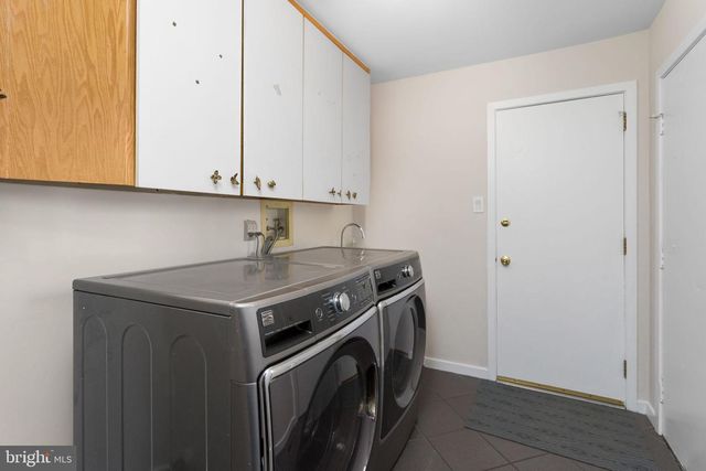 24 INDIAN RUN RD, Princeton Junction, NJ 08550