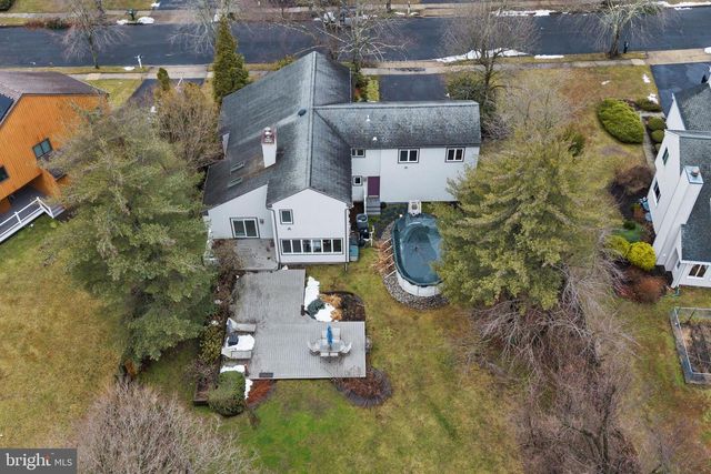 24 INDIAN RUN RD, Princeton Junction, NJ 08550