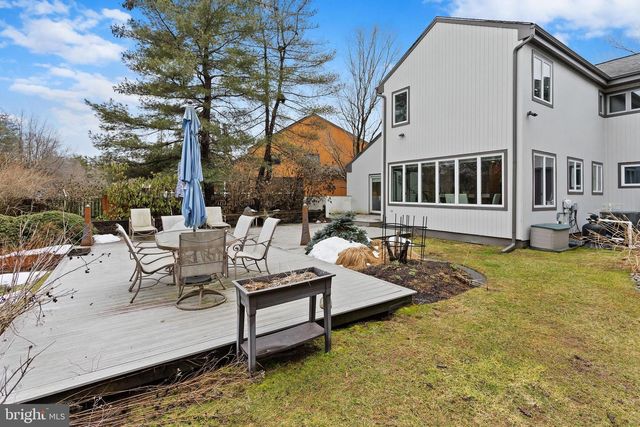 24 INDIAN RUN RD, Princeton Junction, NJ 08550