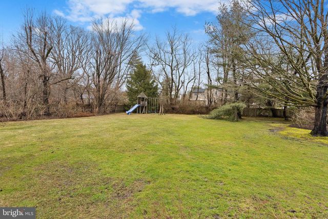 24 INDIAN RUN RD, Princeton Junction, NJ 08550