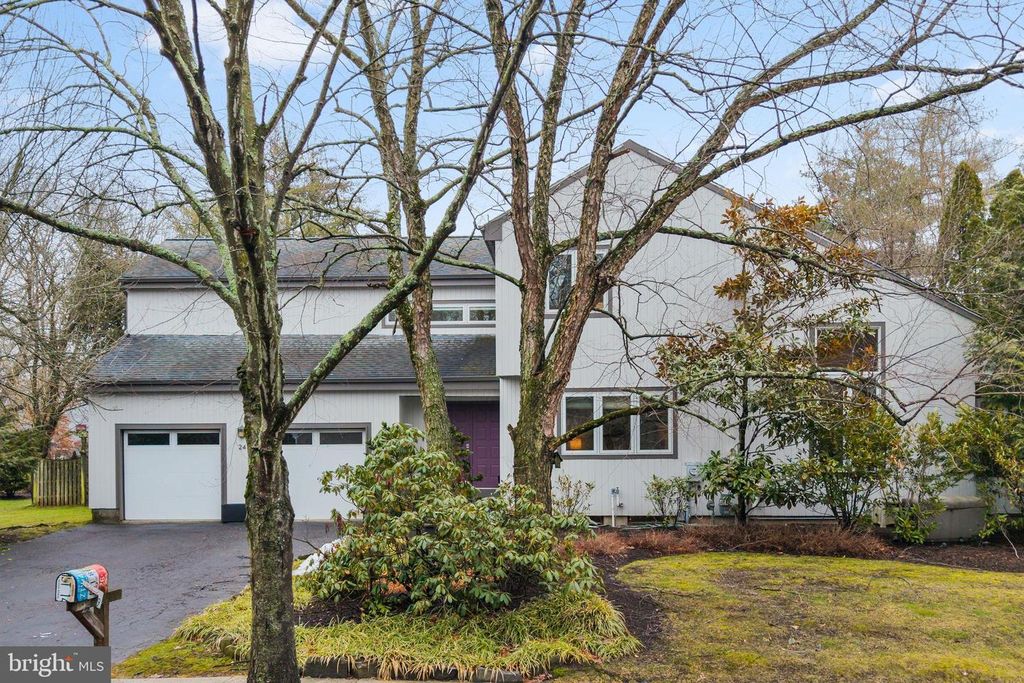 24 INDIAN RUN RD, Princeton Junction, NJ 08550