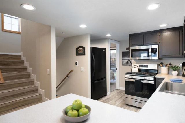 40176 Esterly Ln, Big Bear Lake, CA 92315