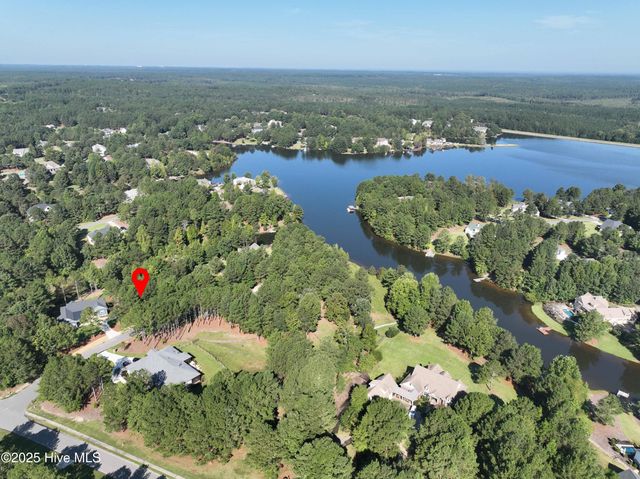 125 Troys Point, West End, NC 27376