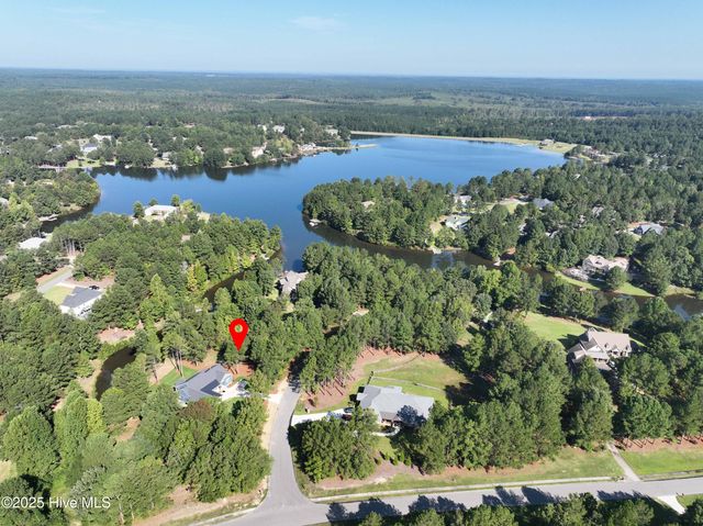 125 Troys Point, West End, NC 27376