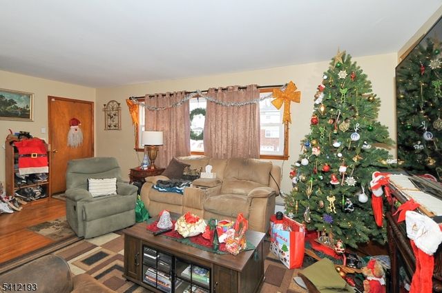 300 Kennedy Dr, Linden City, NJ 07036