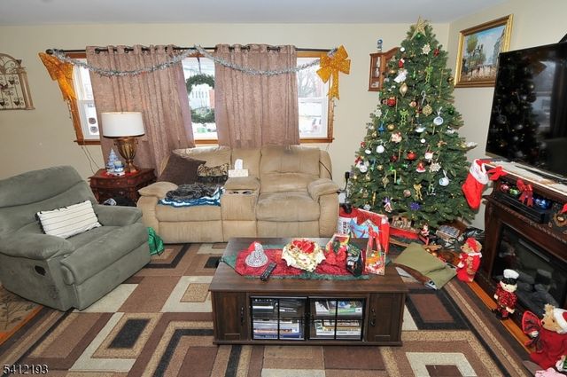 300 Kennedy Dr, Linden City, NJ 07036