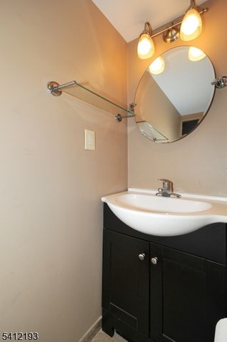 300 Kennedy Dr, Linden City, NJ 07036