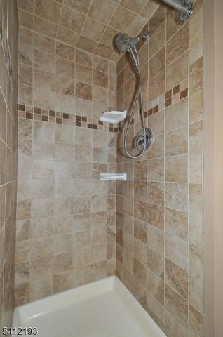 300 Kennedy Dr, Linden City, NJ 07036