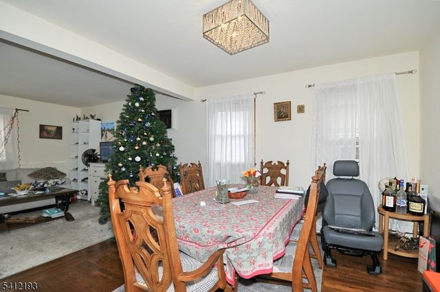 300 Kennedy Dr, Linden City, NJ 07036