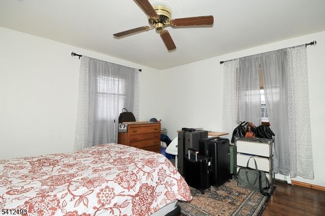 300 Kennedy Dr, Linden City, NJ 07036