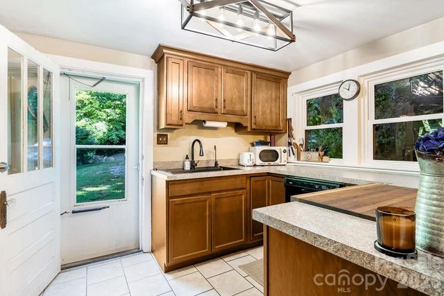 34 Coosa Ridge Drive, Whittier, NC 28789