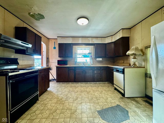 508 S Poplar, Brownstown, IN 47220