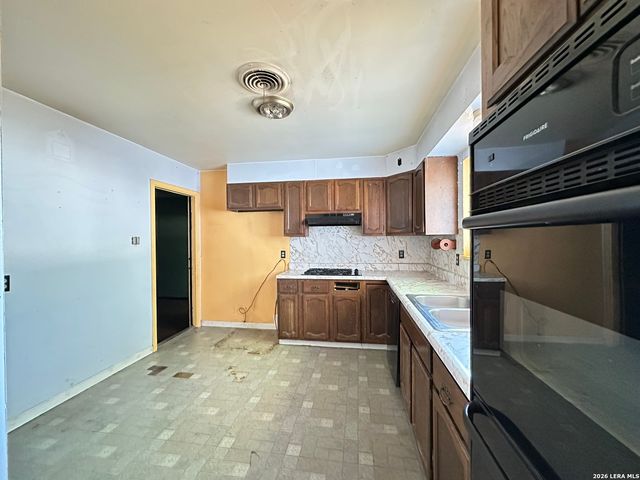 219 Goodhue, San Antonio, TX 78218