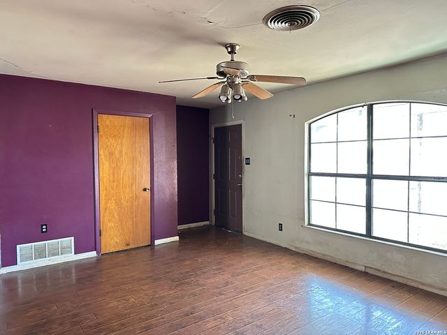 219 Goodhue, San Antonio, TX 78218