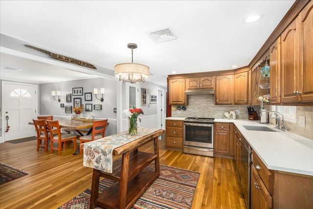 21 Berry Road, Derry, NH 03038