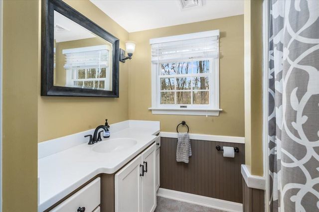 21 Berry Road, Derry, NH 03038